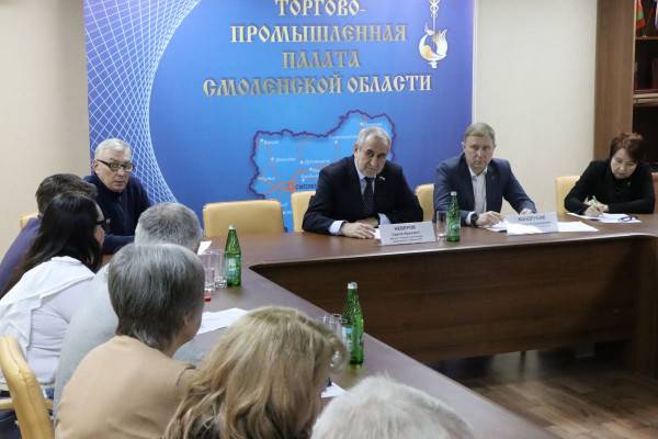 Сергей Неверов встретился со смоленскими предпринимателями на площадке торгово-промышленной палаты Сергей Неверов встретился со смоленскими предпринимателями на площадке торгово-промышленной палаты