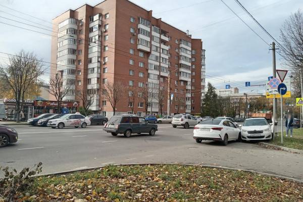 Разыскиваются свидетели ДТП на ул. Кирова в Смоленске