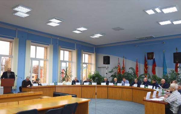 Принятие бюджета и контрольных положений на заседании Рославльской окружной Думы