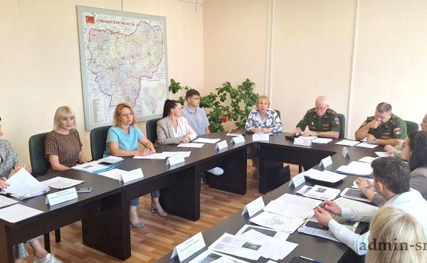 В Смоленске говорили о том, чтобы передать в собственность города и области объекты военных городков