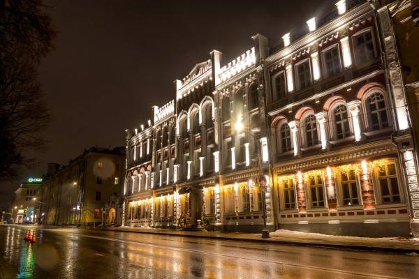 «Смоленскэнерго» завершило работы по монтажу архитектурной подсветки фасадов исторических зданий Смоленска