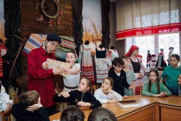 Масленица в Смоленском областном центре народного творчества была отмечена с большим размахом