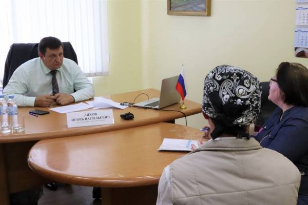 Игорь Ляхов провел приём граждан в Смоленске