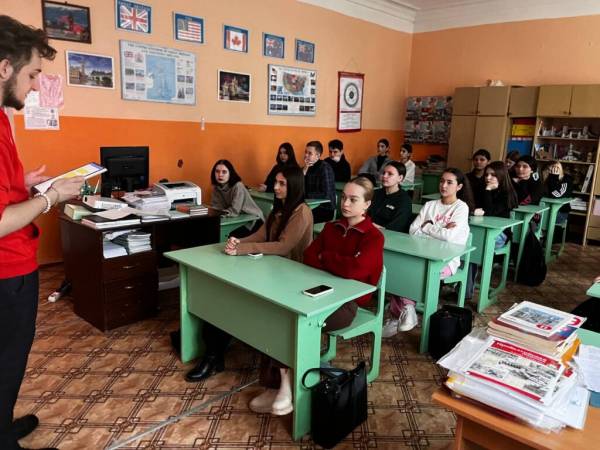 Равнение — на героев Равнение — на героев