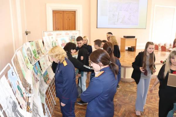 Презентация выставки детских рисунков в библиотеке им. А. Твардовского