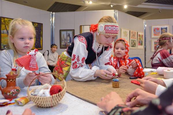 Народные традиции семейного отдыха