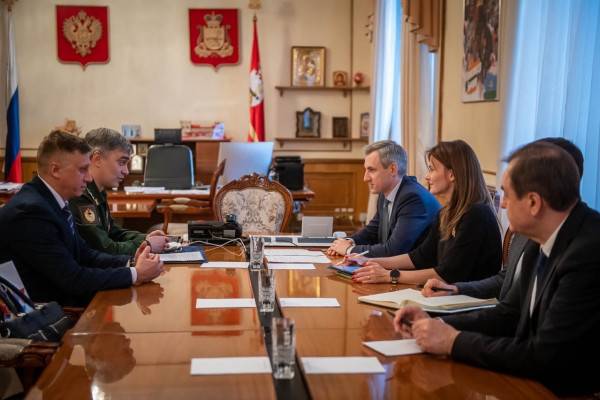 Губернатор Василий Анохин провёл рабочую встречу с начальником ЦСКА Артёмом Громовым