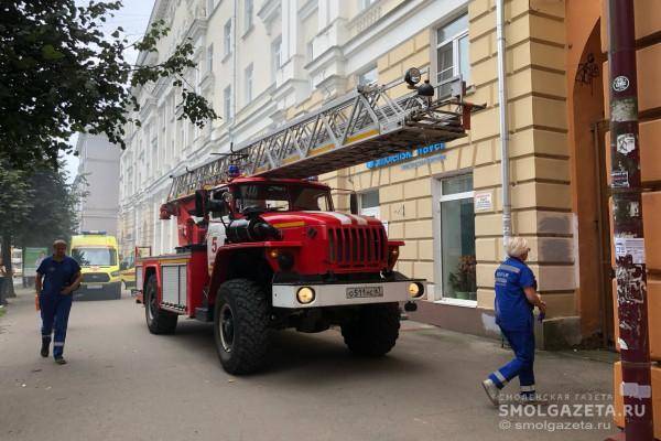 В доме под номером семь, расположенном на улице Дзержинского в городе Смоленске, случилось возгорание