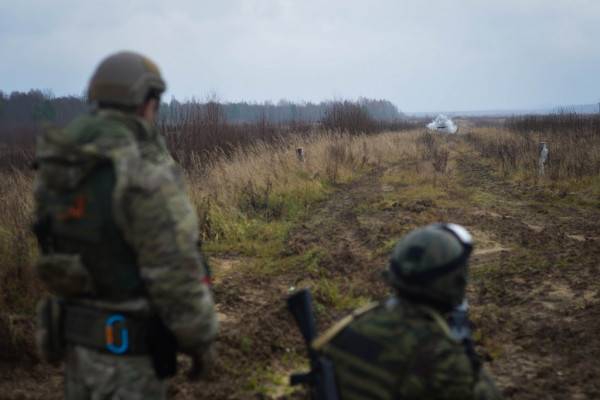 По ситуации в приграничных областях налажено прямое взаимодействие между Минобороны, администрациями регионов и командованием войсковых группировок 