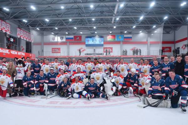 Товарищеский хоккейный матч между правительством Смоленской области и Советом Федерации