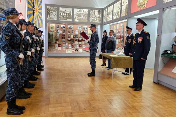 Новые сотрудники УФСИН приняли присягу в Смоленске