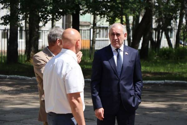 Капитальный ремонт школы № 9 в Рославле с помощью 