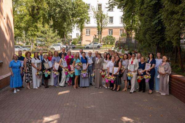 Поздравление медиков Смоленской области с Днем медицинского работника