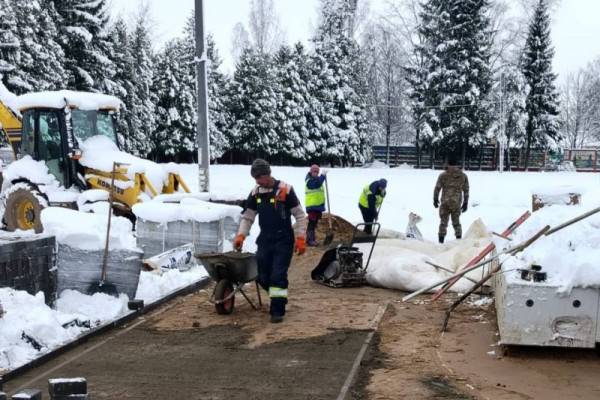 В Ельне продолжается строительство физкультурно-оздоровительного комплекса