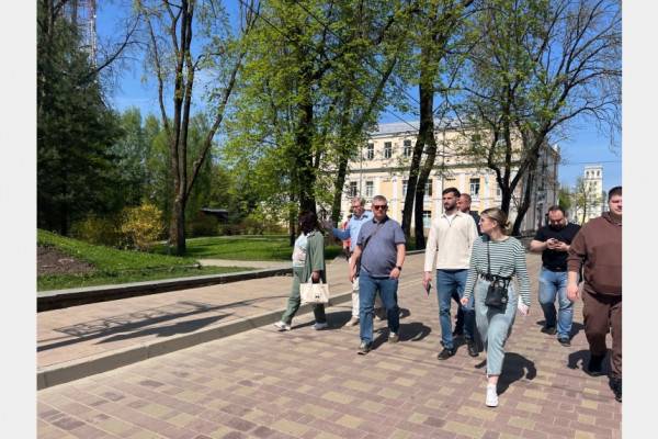 Мэр Смоленска самостоятельно проверил, как идет подготовка центра города к празднику 9 Мая