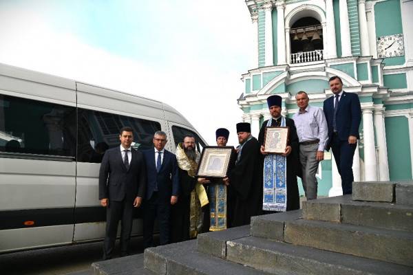 Московский список Казанской иконы Божией Матери обнесли вокруг города Смоленска