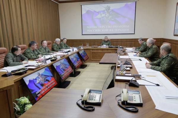 Сергей Шойгу в штабе объединенной группировки провел совещание по вопросам обеспечения войск боеприпасами