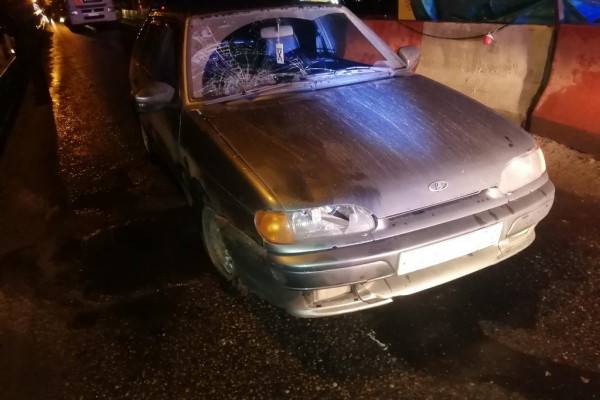 На трассе Р-120 в Смоленске отечественная легковушка сбила пешехода