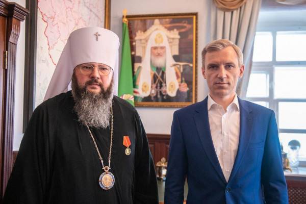 Поздравление губернатора Смоленской области Василия Анохина с днем рождения митрополита Исидора