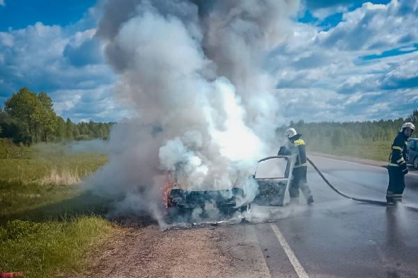 За последние 24 часа в Смоленской области произошло два пожара, связанных с автомобилями