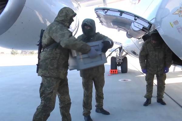 Специалисты фельдъегерско-почтовой связи работают в круглосуточном режиме