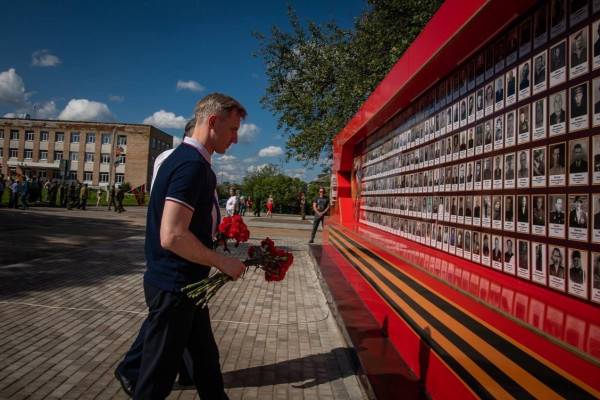 Василий Анохин принял участие в открытии Стены Памяти в Шумячах