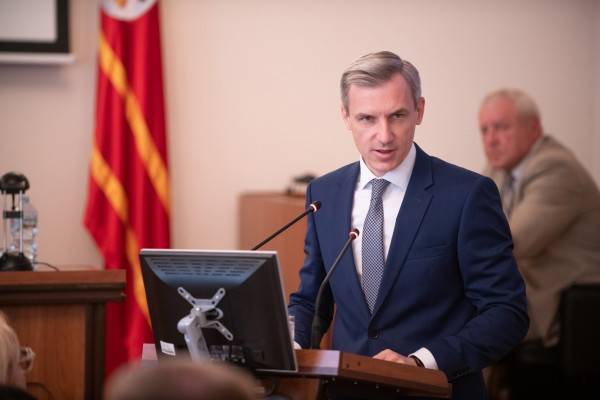 Биржа губернаторов: акции Василия Анохина, главы Смоленской области, идут вверх