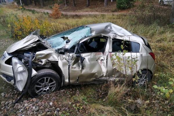 В Смоленске Opel Corsa столкнулся с железнодорожным составом