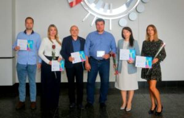 Сотрудники Смоленской АЭС отмечены дипломами призеров дивизионального этапа отраслевой программы «Человек года Росатома» Сотрудники Смоленской АЭС отмечены дипломами призеров дивизионального этапа отраслевой программы «Человек года Росатома»