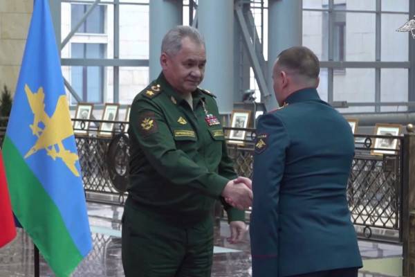 Министр обороны РФ вручил медали «Золотая Звезда» участникам СВО