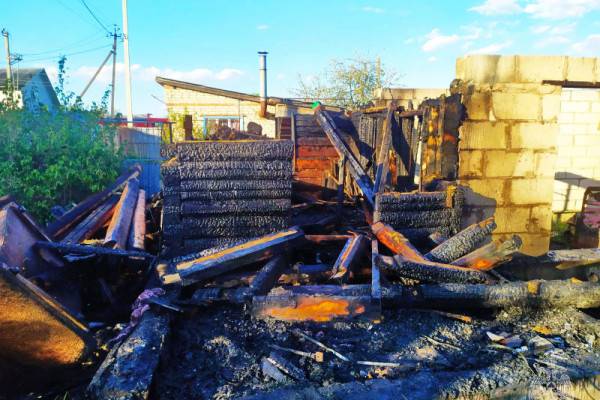 В Ярцеве вспыхнул пожар в дачном доме