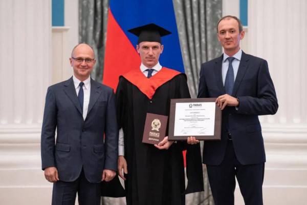 Василий Анохин: Обучение в Школе губернаторов и карьерный рост Василий Анохин: Обучение в Школе губернаторов и карьерный рост