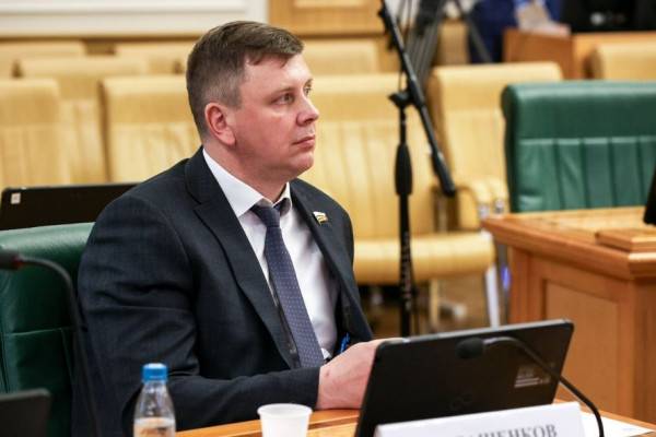 Сенаторы из Смоленской области участвуют в ЕГЭ