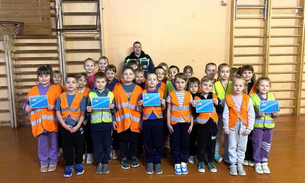 Госавтоинспекция МО МВД России «Рославльский» провела акцию «Засветись!»