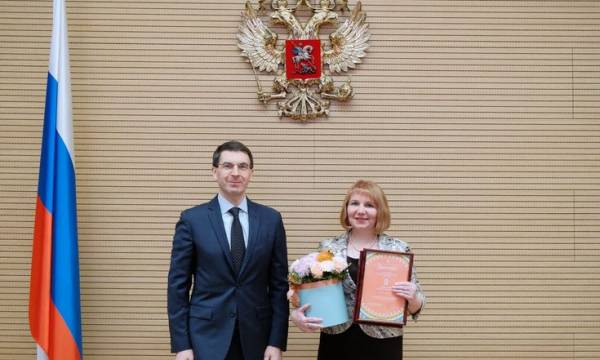 Член Смоленской областной организации Союза писателей России стала лауреатом премии ЦФО в области литературы и искусства Член Смоленской областной организации Союза писателей России стала лауреатом премии ЦФО в области литературы и искусства