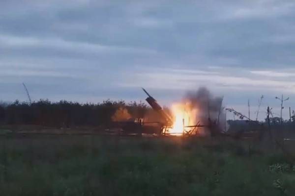 Расчеты реактивных систем залпового огня «Смерч» нанесли огневые удары по позициям ВСУ