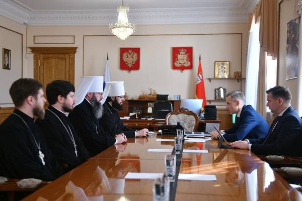 Встреча губернатора Смоленской области с митрополитом Волоколамским Антонием