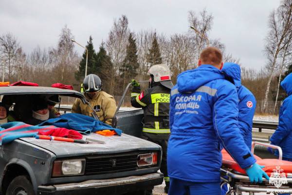 В Смоленской области прошли учения по ликвидации последствий ДТП В Смоленской области прошли учения по ликвидации последствий ДТП