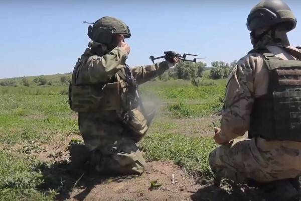 Сотрудник автотранспортного учреждения администрации подписал контракт о прохождении военной службы