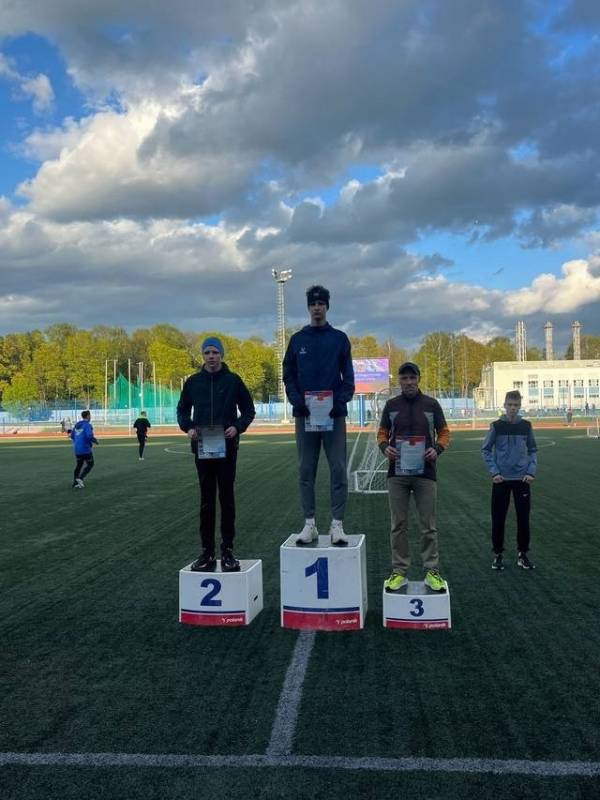 Блестящее выступление легкоатлетов Блестящее выступление легкоатлетов