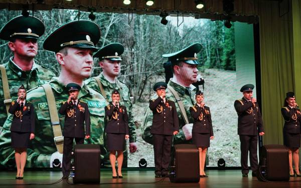 Смоленские пограничники отмечают юбилей и защищают границы страны