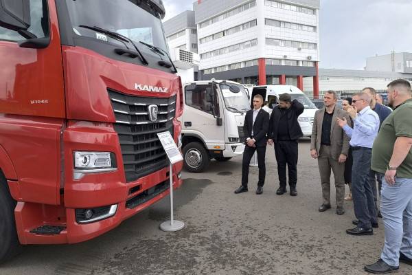 Визит смоленской делегации на КамАЗ