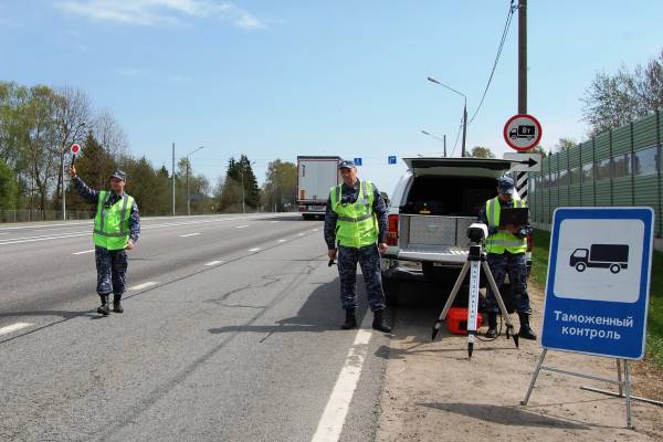 В первом полугодии 2024 года в Смоленской области изъяли нелегальные сигареты на сумму 296 миллионов рублей