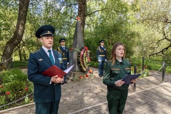 В Смоленске таможенники организовали митинг, приуроченный к 79-й годовщине Великой Победы