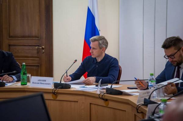 В администрации региона обсудили исполнение поручений врио Губернатора Василия Анохина по итогам рабочих поездок в муниципалитеты