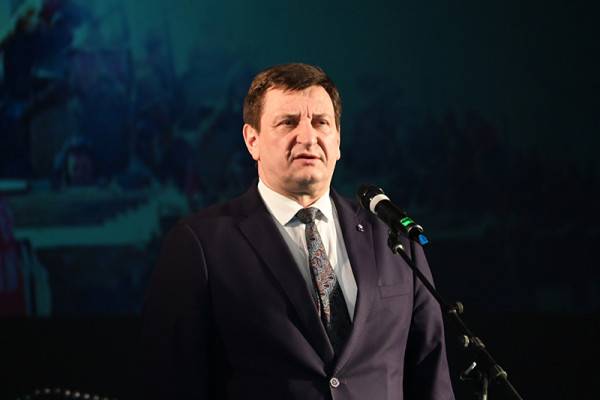 Игорь Ляхов поздравил жителей Смоленской области с Днем защитника Отечества