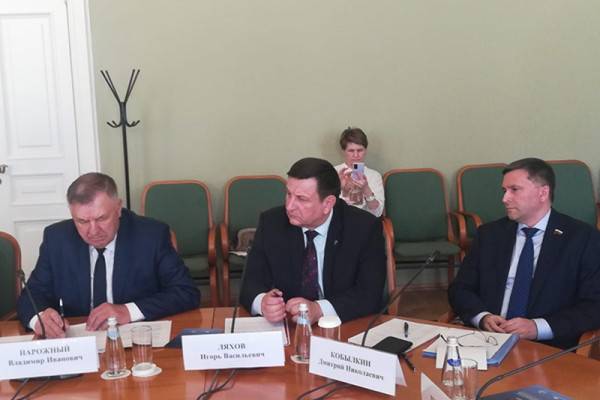 Председатель Смоленской облдумы принял участие в Комиссии по аграрно-продовольственной политике в Санкт-Петербурге