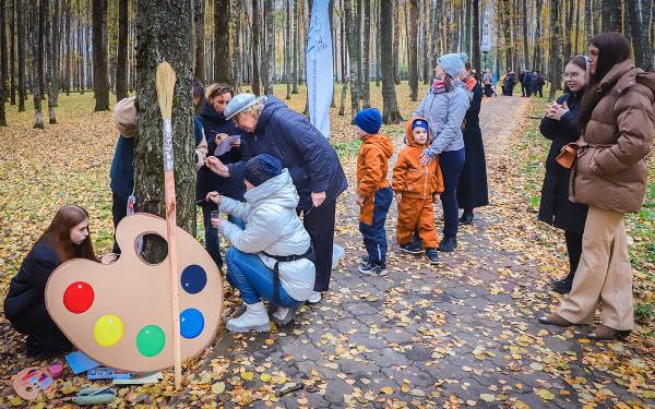 Арт-субботник в Десногорске: Уличная галерея объединяет горожан вокруг социальных инициатив