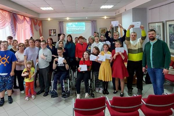 Ребята из детских учреждений «Гнездышко», «Вишенки» и «Точка опоры» получили сертификаты о прохождении курсов в сфере IT