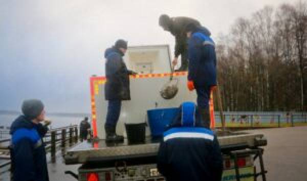 Смоленская АЭС выпустила более 200 тысяч мальков белого   толстолобика в Десногорское водохранилище Смоленская АЭС выпустила более 200 тысяч мальков белого   толстолобика в Десногорское водохранилище